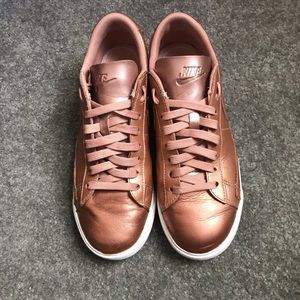 ✨Nike Tennis Classic Ultra Shoes- Rose Gold RARE✨